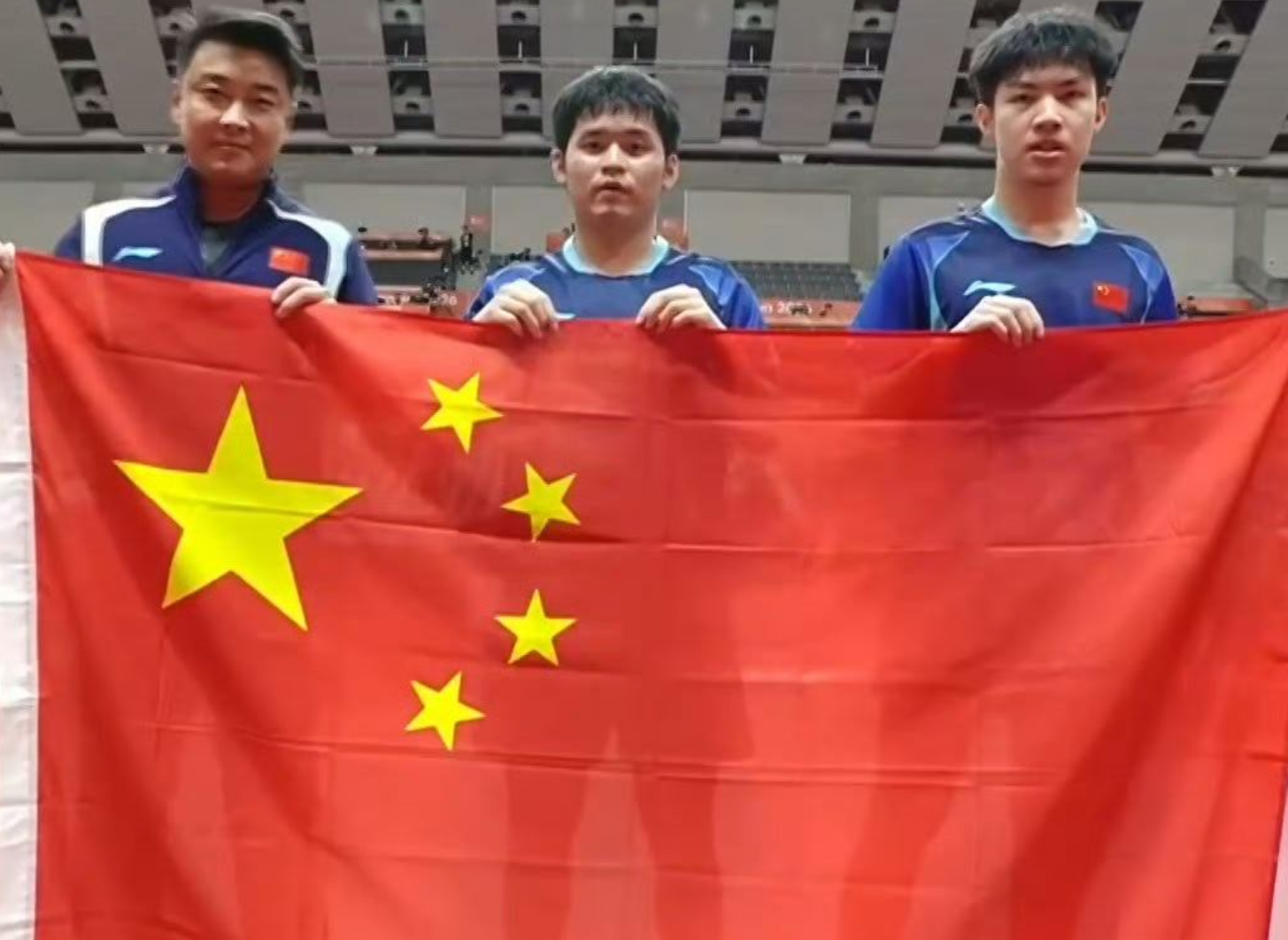 所以官方成立了公司内部的义务工作的团体。图片展示