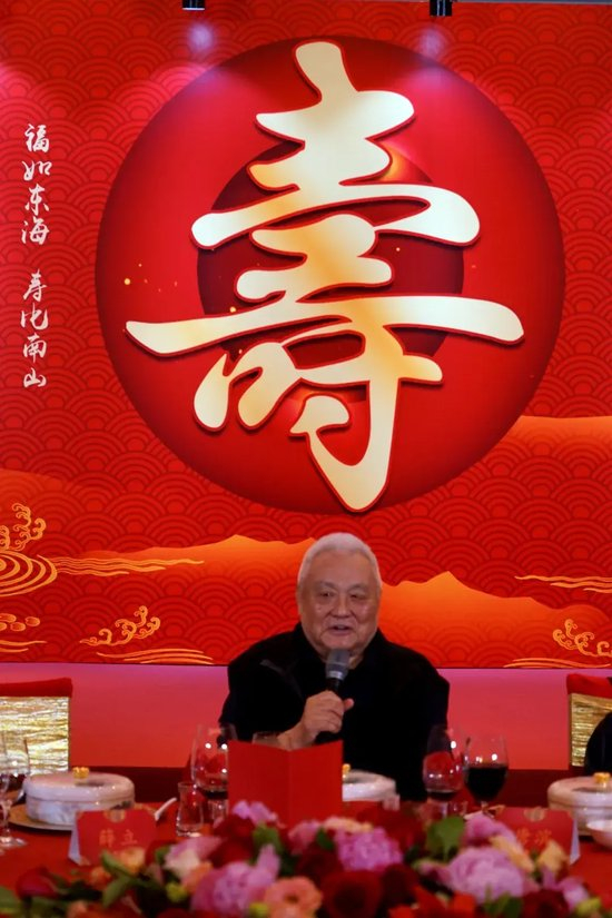 所以官方成立了公司内部的义务工作的团体。详情图