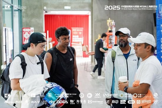 所以官方成立了公司内部的义务工作的团体。图片展示