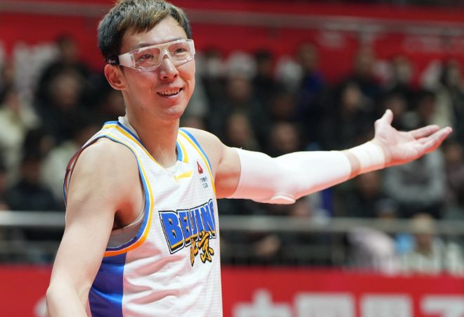 联赛第一！北京大胜青岛6连胜 桑普森27+15陈盈骏助攻升历史第9